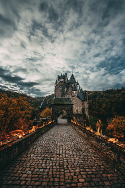 travelgurus:  Eltz Castle at Halloween, Germany by   Kyle Kuiper     Travel Gurus - Follow for more Nature Photographies!    