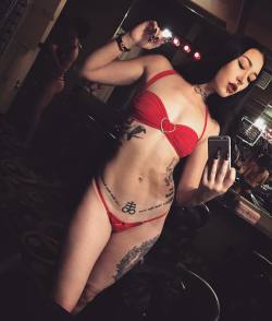 luzialowe:It’s Monday, so you know what that means… come through @metalmayhemmondays_ at @crazygirlshw and say hello to the red devil. ❤️✖️💋 #luzia #stripper #stripclub