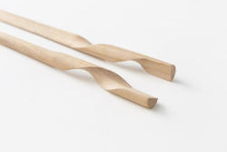 wolf-of-kings:  thomasrhull:  Chopsticks Get A Makeover JAPANESE DESIGN FIRM NENDO REDESIGNED CHOPSTICKS TO SOLVE THE UTENSIL’S MAJOR FLAW. IT ONLY TOOK 4,000 YEARS. —via Fast Company Design  Genius. 