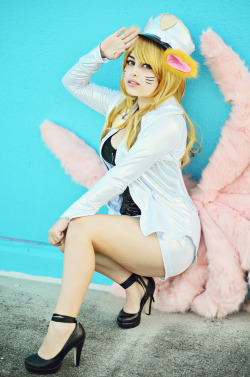 vedasaur:  Popstar Ahri - hyemi♥chu cosplay Visit www.facebook.com/hyemichucosplay for more of my work! 