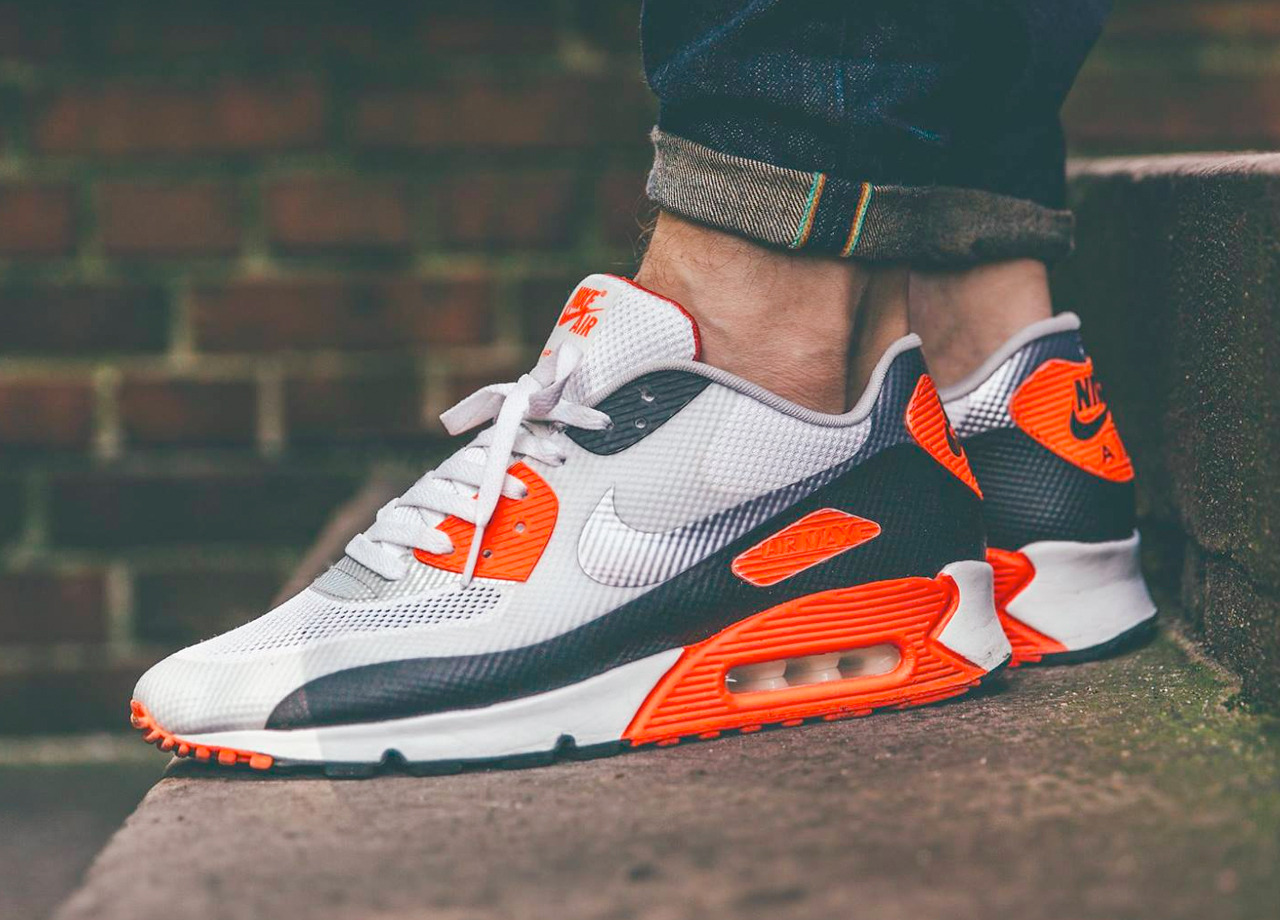 Nike Air Max 90 Hyperfuse ‘Infrared’ (by runnerwally )