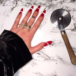 hollydayinn:  Chopped off @mandaknowsbutts long talons, perfectly documented by her.