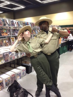 conformitiesrebellion:  Sheriff Blubs and Deputy Durland!! Two wonderfully sweet cosplayers I met today at ECCC!!!   [ If this is you please feel free to tag or @ yourself and I’ll reblog with your url ] 