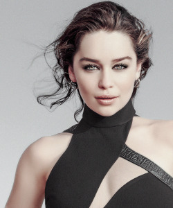 Emilia Clarke for «Harper’s Bazaar» 2015