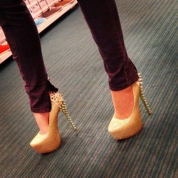 heelsheaven:  Shoes and Heels Blog Photo via Tumblr