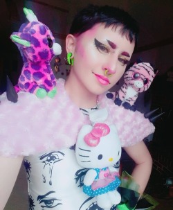 awful-critter:Best look to date???