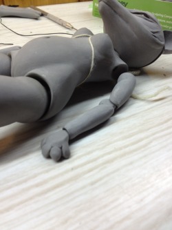 angelicdiaspora:  bleedingvampier7:  I can’t get the human hands I was working on to look the way I would like them to. So I’m going to go with paw hand for now, I would like to do more human like hand in the future but I need more practice sculpting