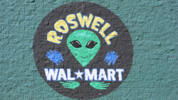 hex-girlfriend:  aliensno:  Walmart in Roswell, NM  everywhere should be roswell