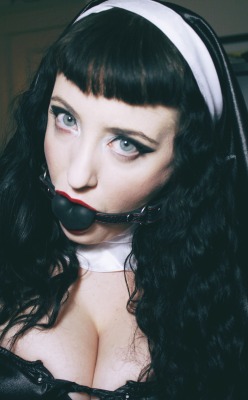 adeadlydame:  And if I take pleasure in the penance? (Heart gag from @bdsmgeekshop)