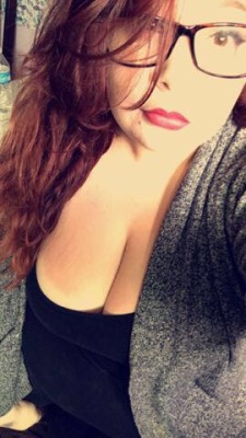 bbwlaylax:  ✨Red Lips Are so Sultry Baby💋✨   📸Wanna see more ask me about Snapchat!!📸  🚫Don’t Remove Caption🚫