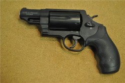 gunrunnerhell:  GovernorWanting to take a piece out of Taurus’s market share, Smith &amp; Wesson introduced the Governor as a direct rival to the Judge. It has an advantage when it comes to caliber options since it can fire .45 ACP as well as .45 Long