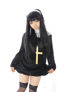 Cosplay Girl Higurashi Ran (Nun) 2