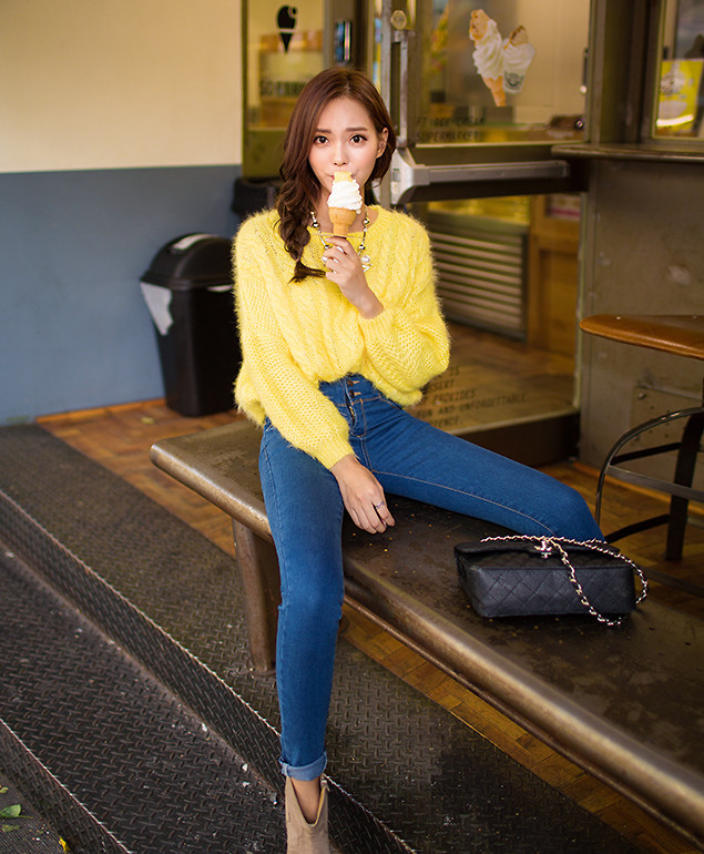 Yellow knit! (by Umji)instagram@chuuofficial