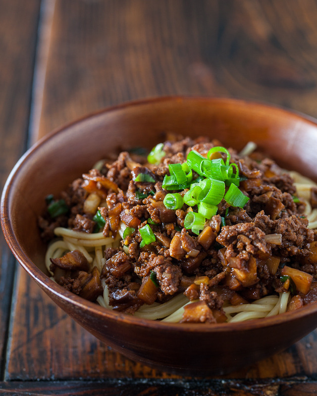 Taiwanese Noodles with Meat Sauce