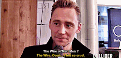 tomhiddleston-gifs:  Tom Hiddleston playing “Save or Kill”