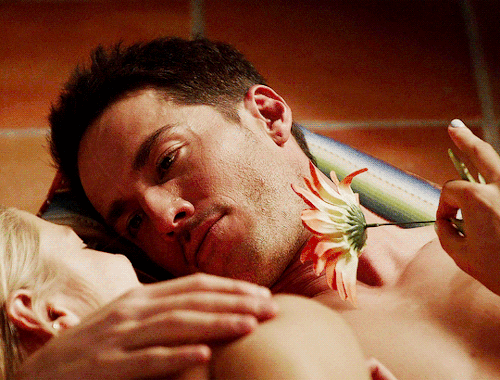 michaeltrevinosource:  Michael Trevino as Kyle ValentiRoswell, New Mexico | “Kiss From A Rose” (4x06)