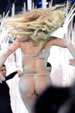 Lady Gaga at theÂ 2013 MTV Video Music Awards (25th August 2013)