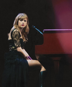 catchingswift:  I think for me, when I sit down on the piano, or I grab my guitar in the middle of the night to write a song, the main point, the main goal I’m trying to accomplish is to write exactly how I’m feeling at the exact time I’m feeling