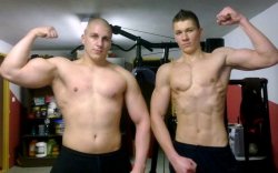 272gold:  Two brothers, two different approaches to fitness. On the left is Zsolt. These pictures were taken a couple of years before the others I’ve posted. Despite already being bigger than his brother here, he appears to have continued gaining weight.