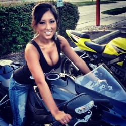 Aaahheeee!!! Throw Back Thursday! Me &amp;&amp; my GSXR600&hellip;awe my first boo