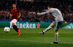 all-about-cr7:  The goal. UCL - AS Roma vs Real Madrid 0:2, 17.02.16 (57’ Cristiano Ronaldo, 86’ Jesé) ► my other tumblr 