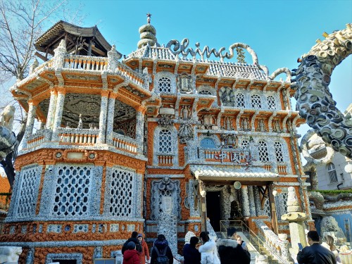 picturesofchina:The Porcelain House in Tianjin