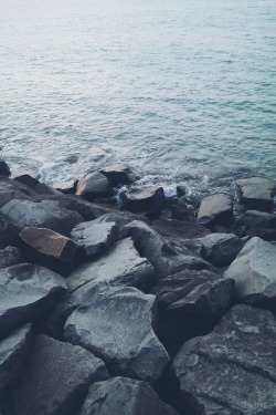 stayfr-sh:  On The Rocks || Taken by me  Would love to have a deck overlooking that amazing view.