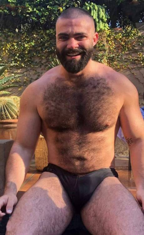 Men That Turn Me On: #manly men #woof #hairy chest