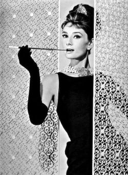 the60sbazaar:  Audrey Hepburn 