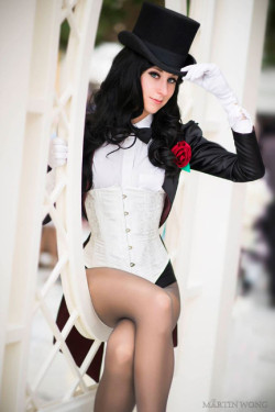 allthatscosplay:  Magical Zatanna Cosplay Will Cast a Spell On YouView the full feature with more images at All That’s Epic