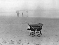 joeinct:Baby Carriage, Atlantic City, Photo by Frank Paulin, 1956 https://painted-face.com/