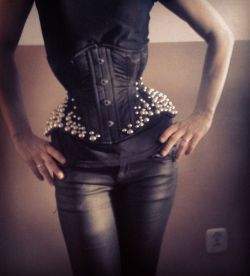 ladyardzesz:  corset baubles made by ladyardzesz corset