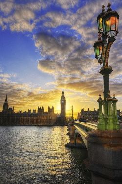 our-amazing-world:  River Thames, London Amazing World beautiful amazing 