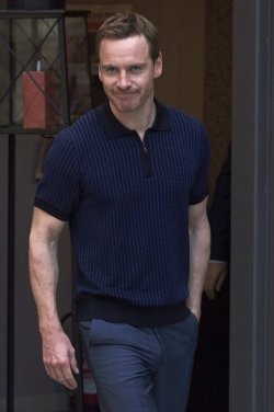 hotmessfassy: Madrid Photocall for Alien Covenant  8 May 2017 X   Genuinely make out his cock and head