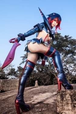 grimphantom:  cosplayeverywhere:  KILL la KILL (キルラキル) ~ Ryuuko Matoi (纏 流子)  Grimphantom: Makes you realize how Hollywood always screws up with costumes of characters that are even simple where the most difficult are done by cosplayers