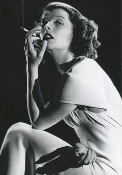 fawnvelveteen:    Katharine Hepburn ~ 1935   