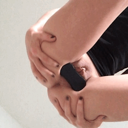 lovetofillmypussyup:  Just some jiggle   Now I want to fuck your ass with the plug still in your pussy