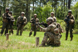militaryarmament:  Chilean and U.S. Special Forces soldiers firing at targets April 23, 2015, at the Camp Shelby Joint Forces Training Center, Miss., during a bilateral training exchange organized by Special Operations Command South.