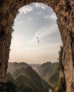 mymodernmet:  Dedicated Adventurer Photographs the World From Extreme Vantage Points 