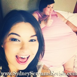 sydneyscreams:  Behind the scenes with @reenayestarr on Sunday! Sheâ€™s my immobile mommy! #immobile #SSBBW #BBW #behindthescenes #bts #filming #silly #fantasy #ReenayeStarr #SydneyScreams 
