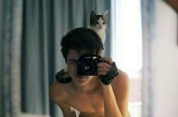 boys with kitties, boys with cameras :)