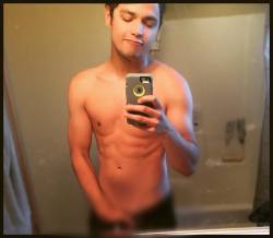 Am I setting myself up to be called an instasloot? Meh&hellip; #abs #blurred #gay #bi #bro #flex #douche 