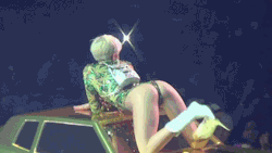 Miley Cyrus - Vancouver. ♥  That booty. ♥