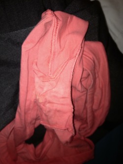 grodystuff submitted: Sister-in-law’s panties. Late 20s, African American, beautiful girl. Smelled like perfume and sexy pussy.