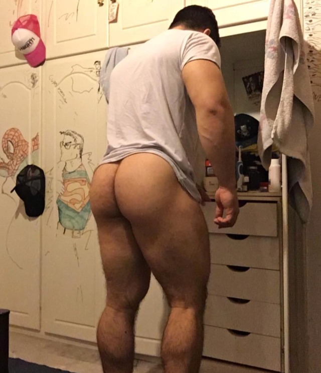 8inch-plus-only-for-his-ass:8inch plus only for this beautiful ass.