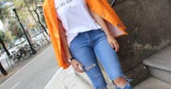 Just Pinned to Ripped jeans: 40  Amazing Looks to Get You Into The Spirit Of Spring http://ift.tt/2u8ow8B Please visit and follow my other Jeans-boards here: http://ift.tt/2dlnTBk