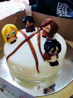 was just getting ready to leave for work this morning when Mike dropped by the house to give me this cake and it&rsquo;s snk themed! haha look at Levi&rsquo;s grumpy face! How can I even eat this it&rsquo;s too cute haha