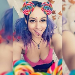🐙🐙🐙 mygirlfund.com/HotPepper #canadian #camgirl #cammodel #lollipops #pierced #colourful #colourfulhair #webcammodel #tongue #adultwork #ilovemygirlfund #mygirlfund #mygirlfundgirl #cleavagefordays #pinkbra