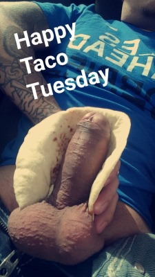 mcqueen-is-goddess:  hunglatinboy:  Happy Taco Tuesday  That’s appetizing as fuck!! 🌮😛😛