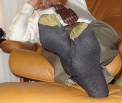 sniffingsocks:  THANKS FOR TAKING MY SHOES OFF SON!! NOW START SNIFFING DAD’S SWEATY SOCKS!!